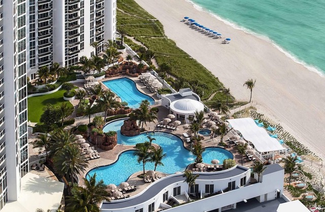 ★ Amazing Unit in an Exclusive Luxury Beach Resort