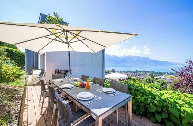Panoramic 3BD Dream Family Villa in Montreux by GuestLee