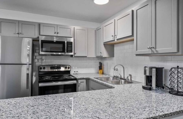 Modern Apt. close to Restaurants - Highland Golf