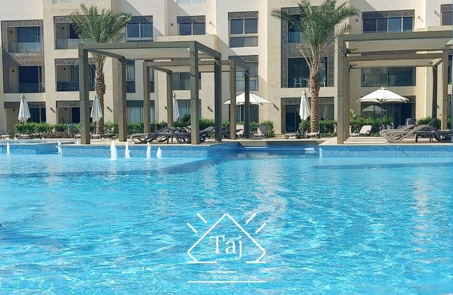 Taj Home, mangroovy 2,5BR pool view.free beach access