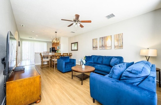 Beautiful Townhome, Vista Cay, Near Parks! | 4018