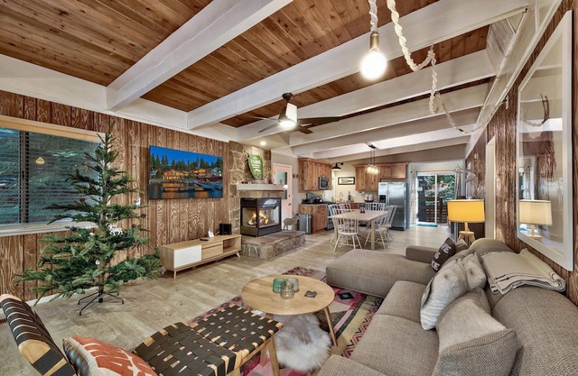 Kulow Comfy Cabin 3BR, 2BA