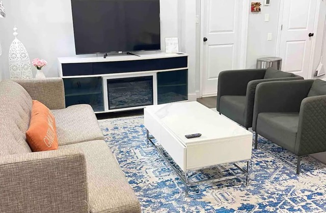 Cozy 2BR Parking&Laundry near NYC Self Check-IN