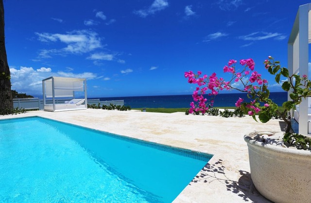 Luxury Oceanfront 3-bedroom villa #2