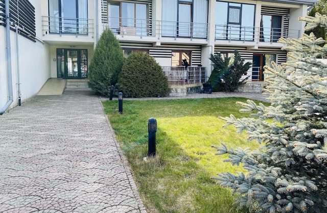 Melluzi Apartment 15 min from beach