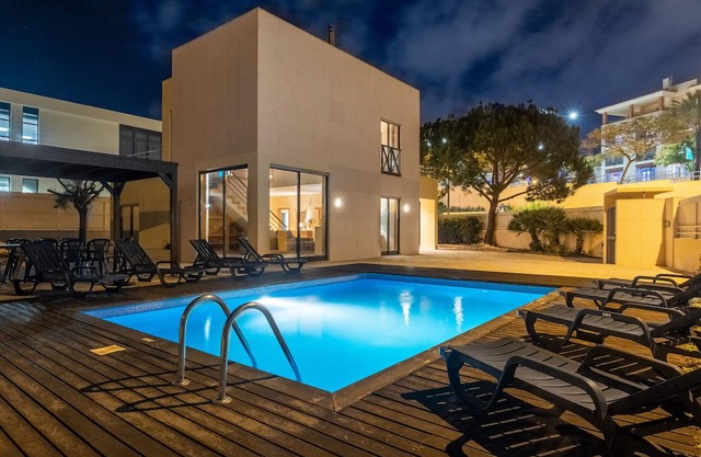 ALBUFEIRA LUXURY VILLA VICTORIA, STRIP, BEACH, PRIVATE POOL