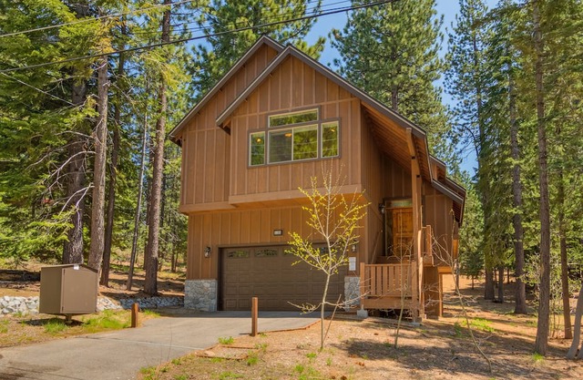 Stunning 4 Bedroom Home with Hot Tub In Tahoe Paradise-South Lake Tahoe-AC