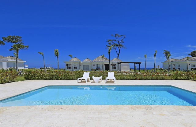 Luxury Villa 2-bedroom second line