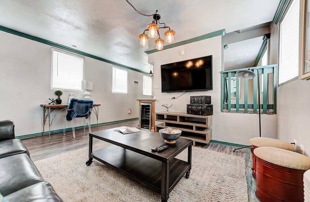 Indie Escape 1,blocks away from Plaza District