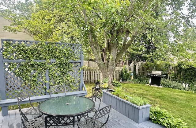 Backyard Oasis, minutes walk to the Cape May Bay Beach