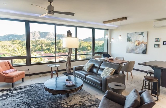 2BR with additional bonus room, roof terrace & walking distance to the beach