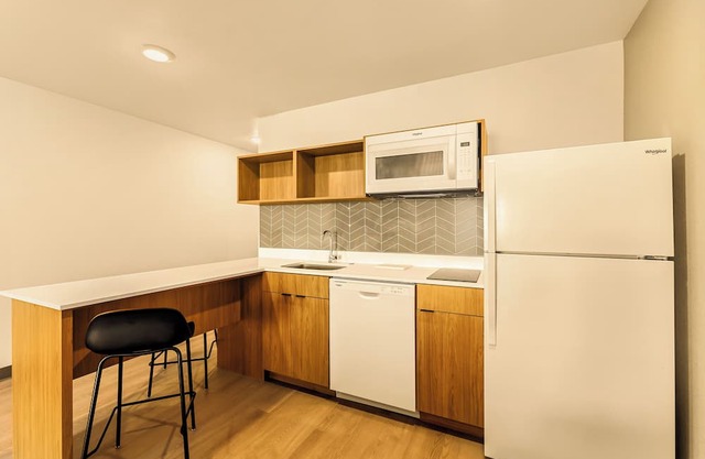 LivAway Suites Orem-Vineyard