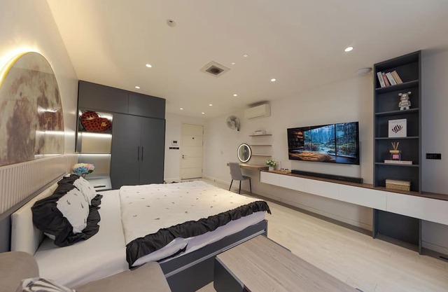 Moonlight Apartment