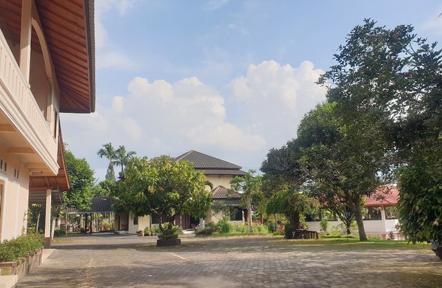 Aquarius Orange Hotel & Villa