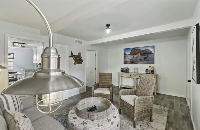 Cozy 2BR Hilton Head Townhome w/Pool Access