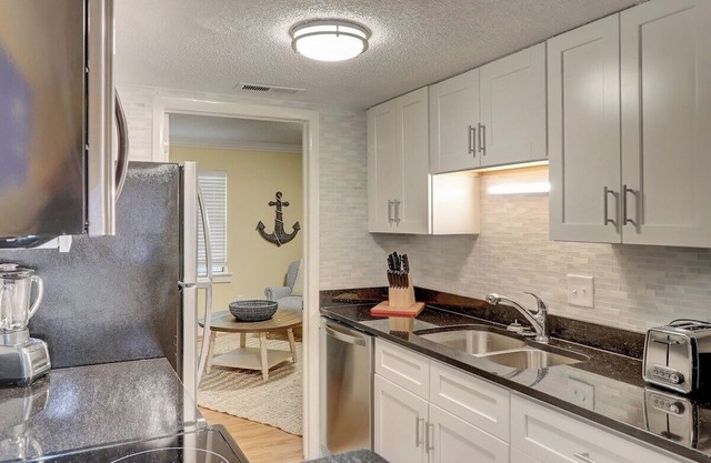 Family 2BR Retreat Near Beach + Pool Hilton Head