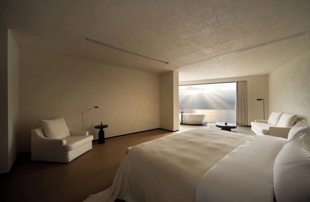 YS Seaview Hotel