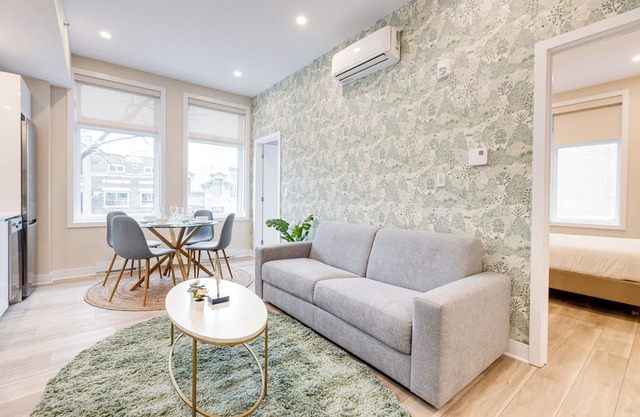 Mont Royal Suites