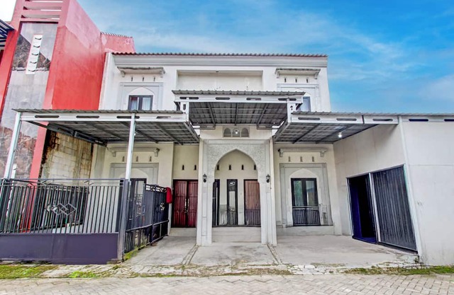 OYO 94707 Guesthouse Alun Alun