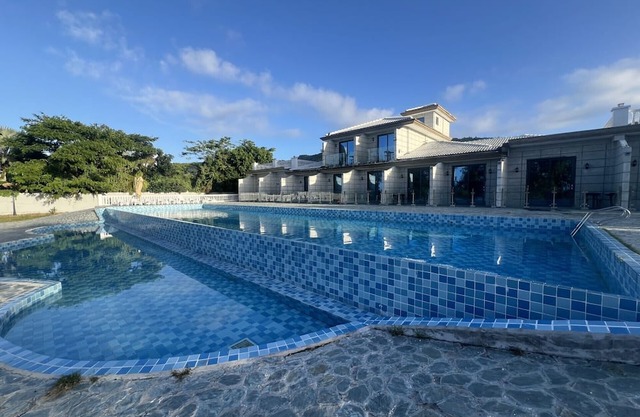 The Waterfront Oasis