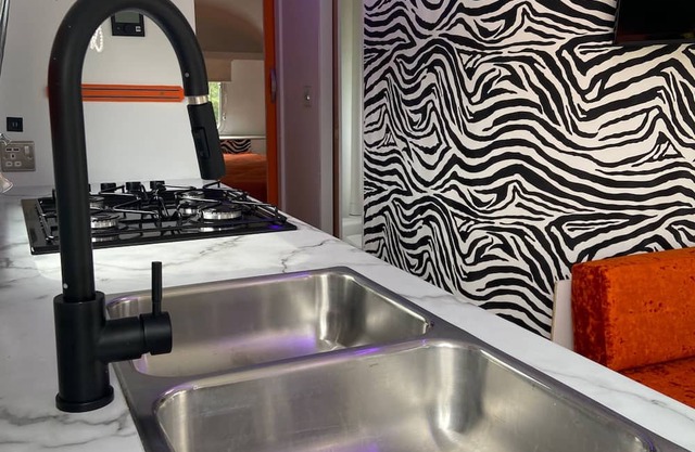 Bonnie the Airstream - Country Retreat