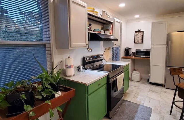 "The Little House on Pike"nCharming 2-bedroom house in wonderful Vevay.