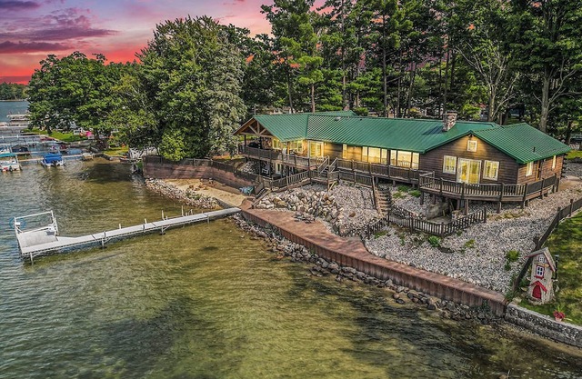 Spacious 5BR Lakefront House w/Indoor Pool/Hot Tub, 2 Kitchens, Firepit, & More