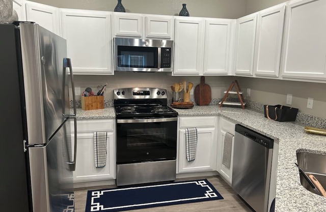 Cozy 2-bedroom apartment in enchanting Melissa with WiFi and fitness room