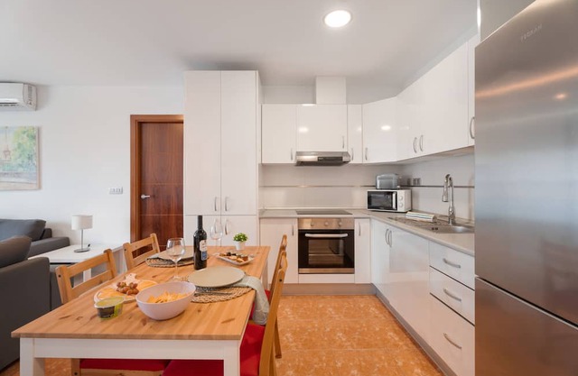 Vacation Apartment 'Apartamento Fula' with Mountain View, Wi-Fi and Air Conditioning