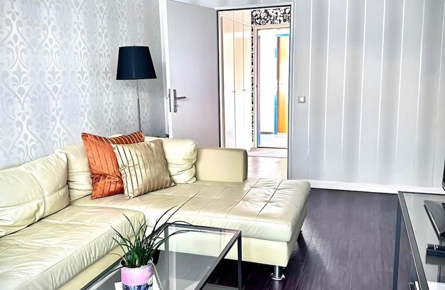 Apartment 'Erlebnisurlaub Laboe 2' with Balcony and Wi-Fi