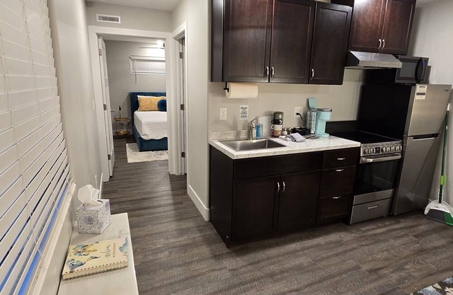 NEW Charming 1-bedroom casita in superb St. George with WiFi, AC