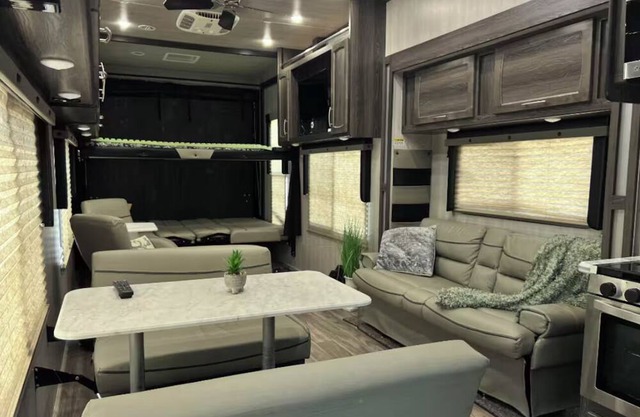 Route 62 Luxury Voyager Camper