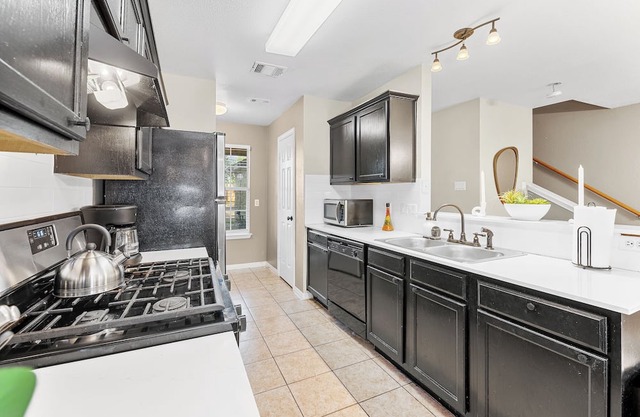 Beautiful Space - Nice yard - 10 min from DT