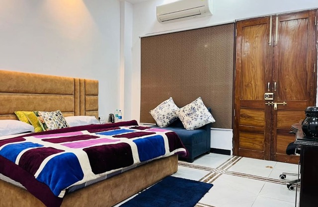 Goroomgo Shreshth Home Stay Haridwar