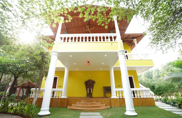 Brown Town Resort & Spa