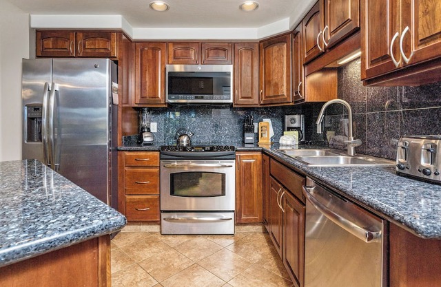 Immaculate Condo across from Beach MBQ208B