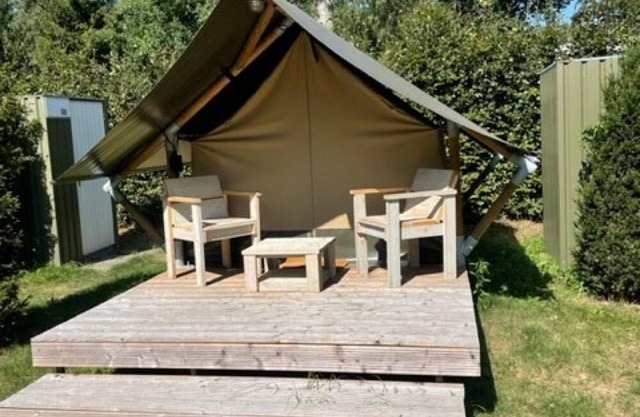 Enjoy a charming and comfortable stay in our cozy Safari Tent XS in the Veluwe.