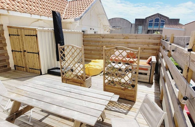 Apartment for 6 people in the heart of the pedestrian streets of Mimizan plage