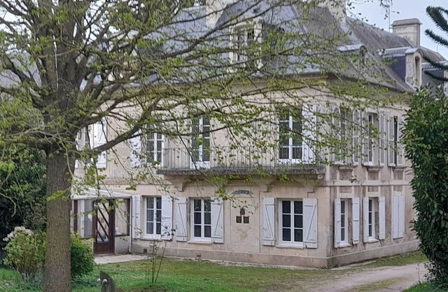 Demeure de Charme Historique au Coeur de la Campagne Normande