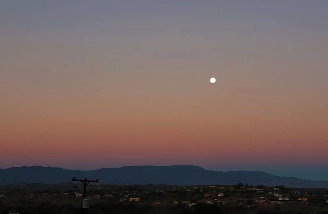 15 Min to Sedona<>LOW Cleaning Fees<>Full Kitchen<>Wifi<>Outdoor Movies