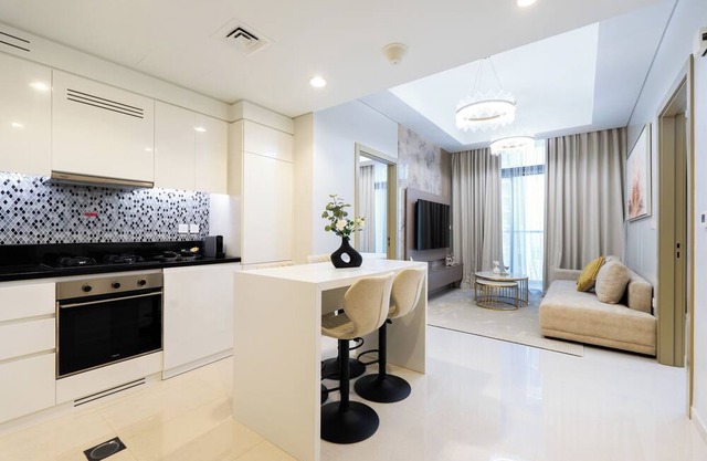 Elegant 2BR Aykon Tower C Business Bay