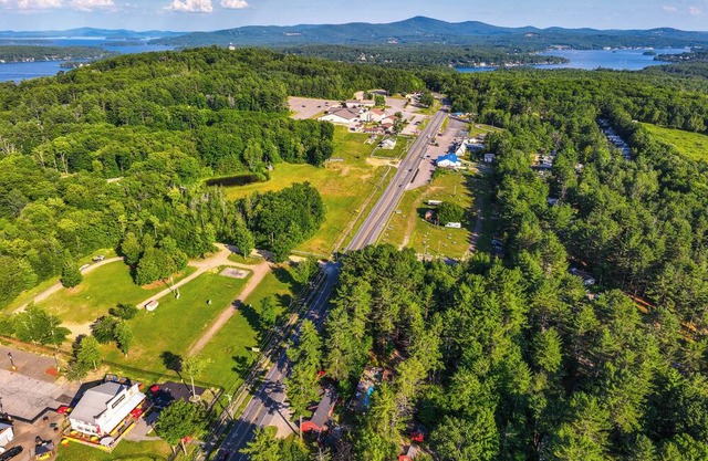 Laconia Resort Home < 2 Mi to Lake Winnipesaukee