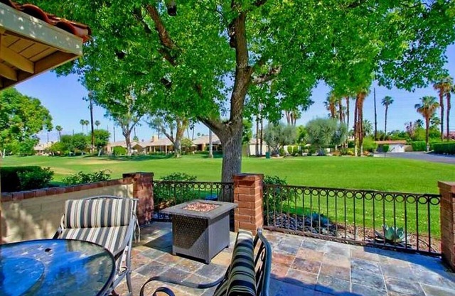 Lovely Villa on Golf Course in Beautiful Gated County Club