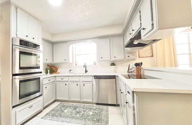 Spacious Home In Quiet Suburban Neighborhood