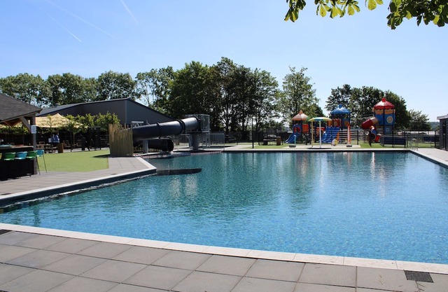 Chalet With Pond View in Gelderland