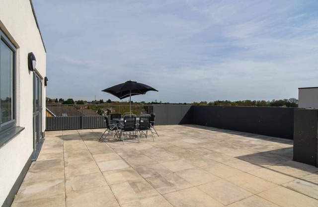 Brand New, 2 Bed Penthouse Apartment in Luton 49