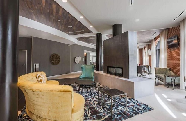 4 Connecting Suites at a Hotel