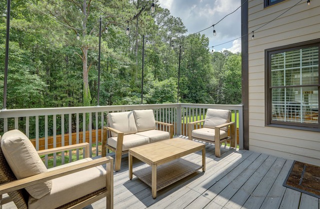 Spacious Home ~ 7 Mi to Stone Mountain Park!