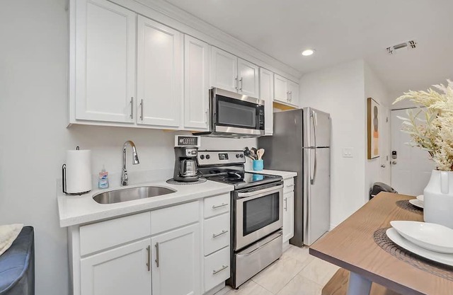 2BR Desert Retreat Central Phoenix Monthly Rental