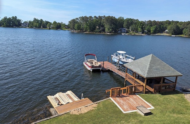 Best Sunset view on Lake Murray! Great location in Chapin SC